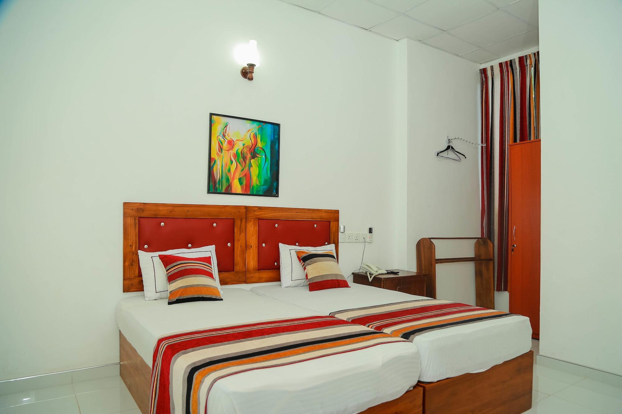 אנוראדפורה Hotel Moonstone מראה חיצוני תמונה