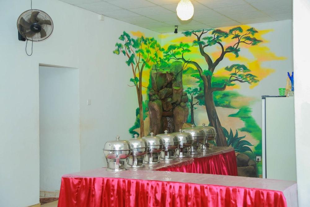 אנוראדפורה Hotel Moonstone מראה חיצוני תמונה