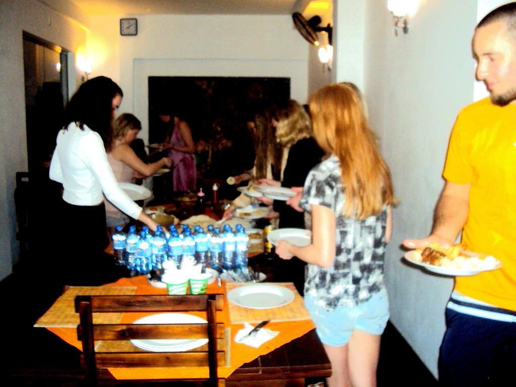 אנוראדפורה Hotel Moonstone מראה חיצוני תמונה