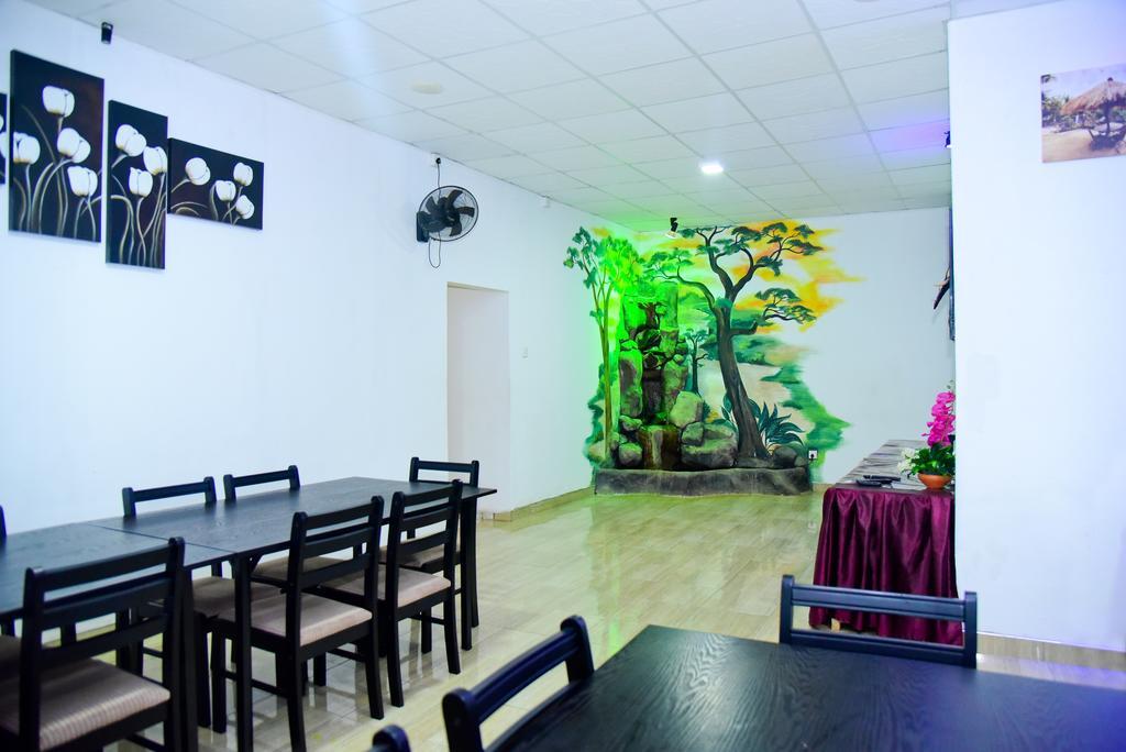 אנוראדפורה Hotel Moonstone מראה חיצוני תמונה